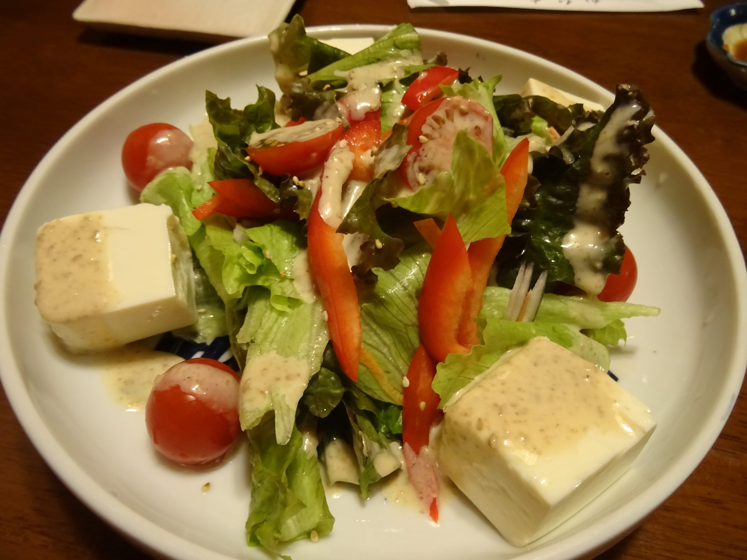 生野菜と豆腐のサラダ(700円)