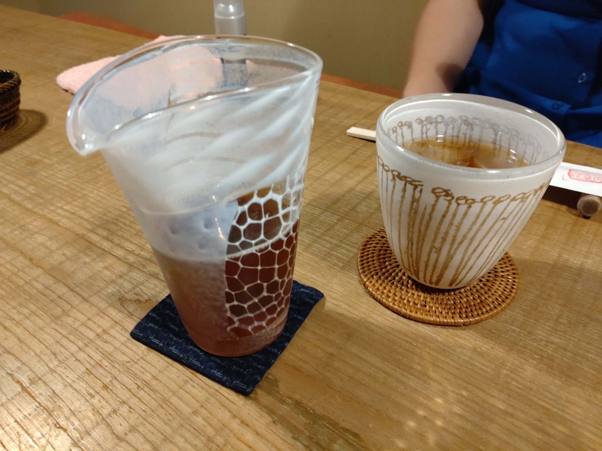 ウーロン茶(220円)