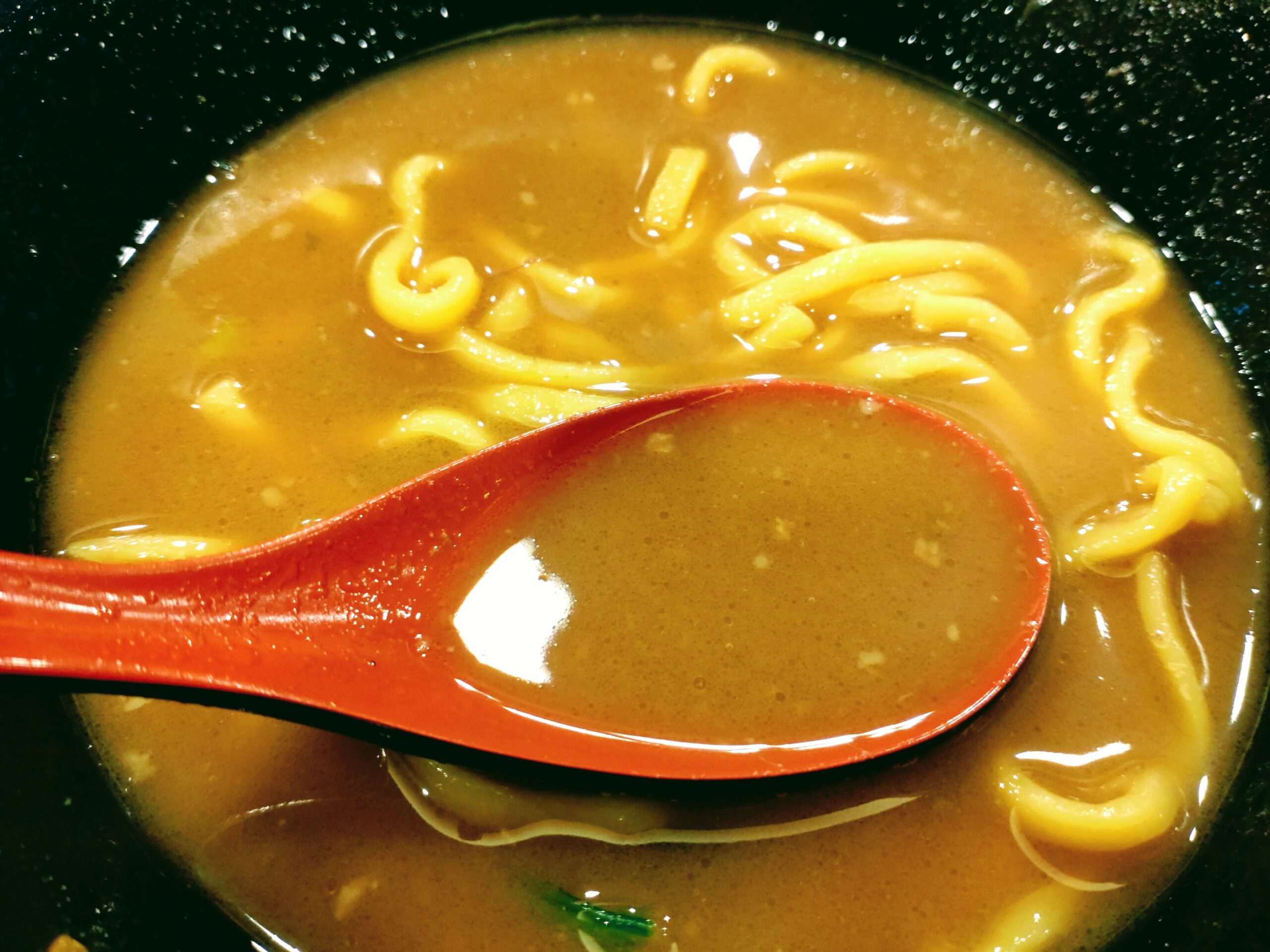 王道のラーメンのスープ