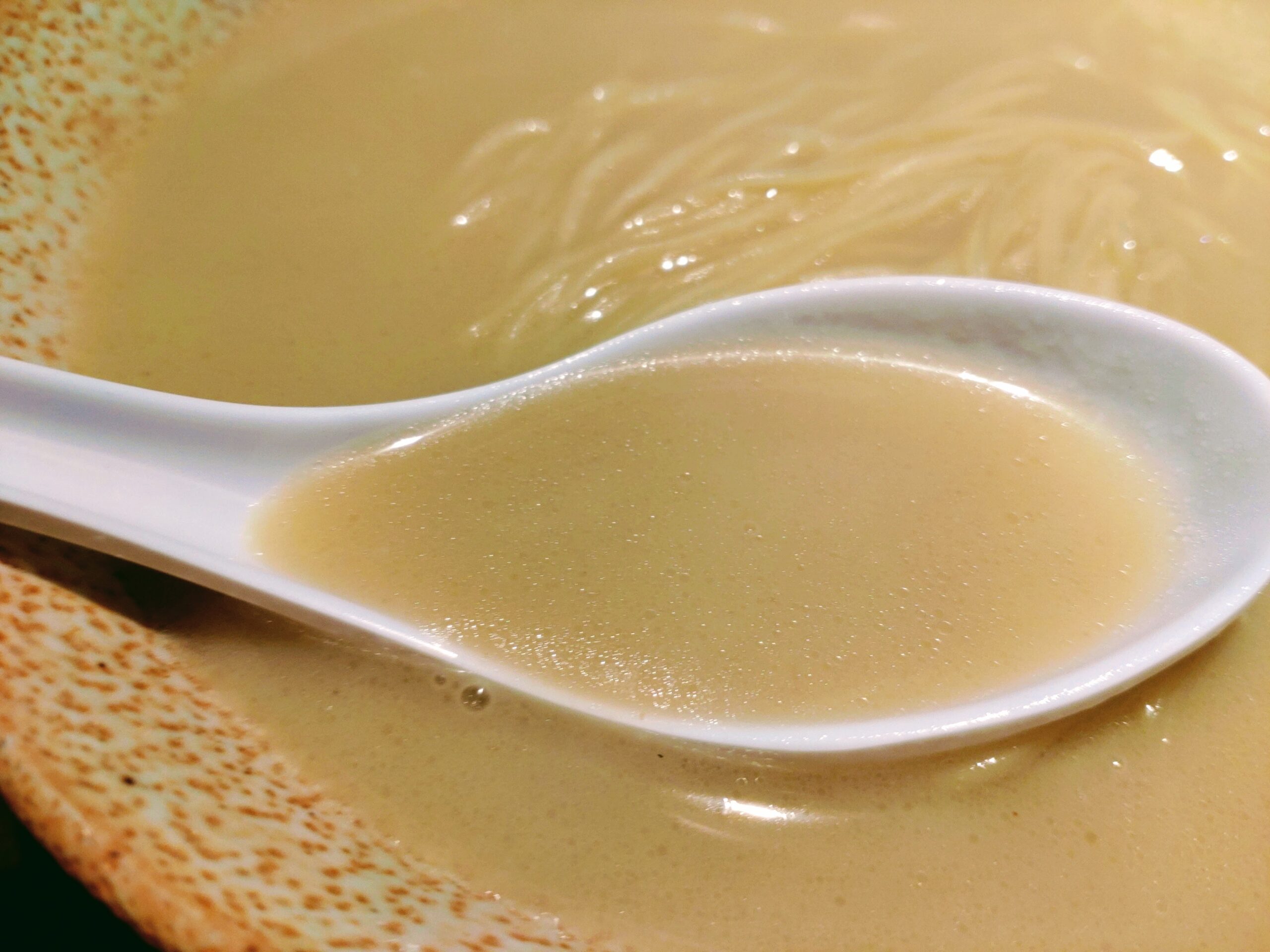 豚骨の黄金比のスープ