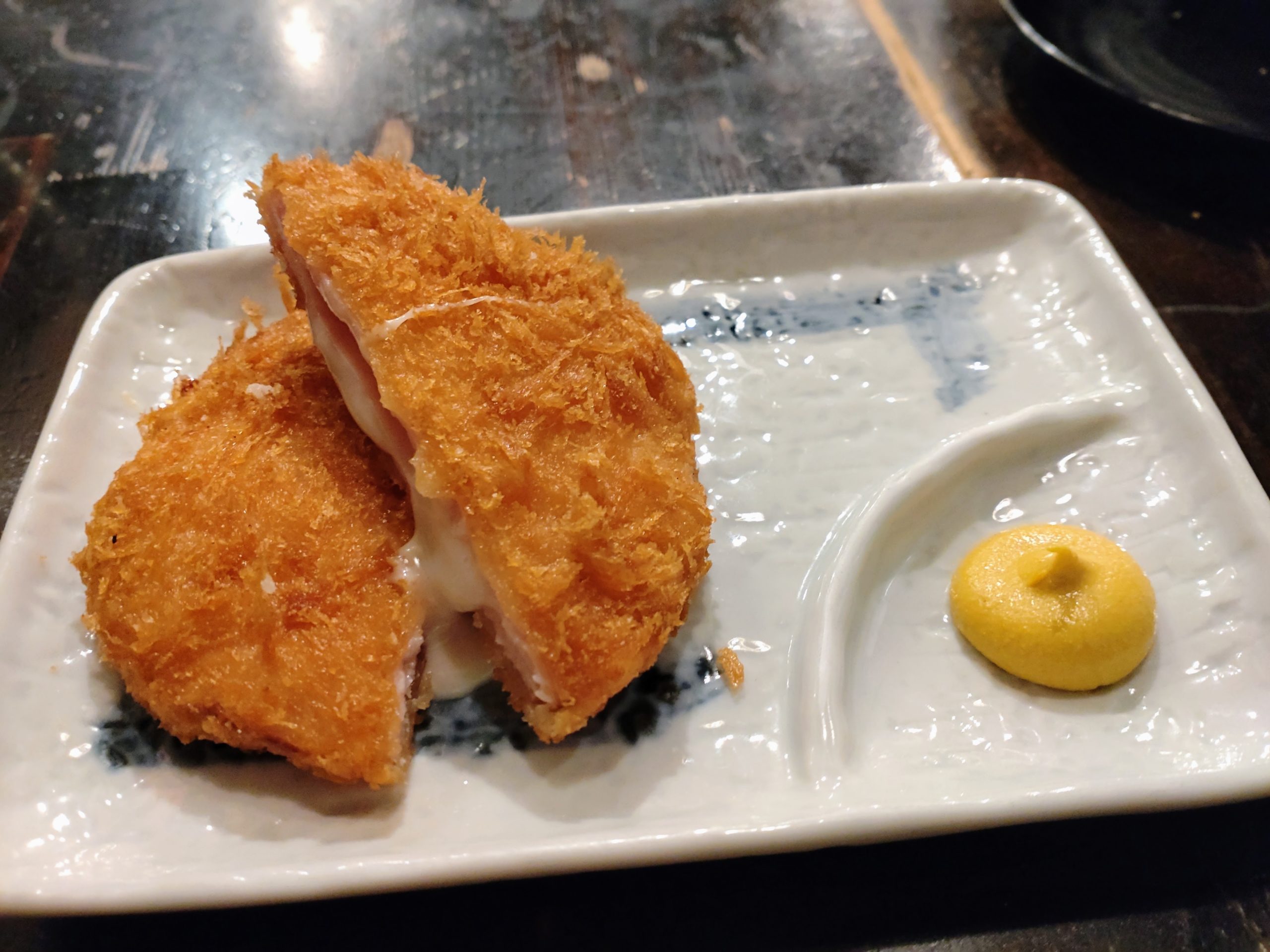 チーズ入りハムカツ(290円)