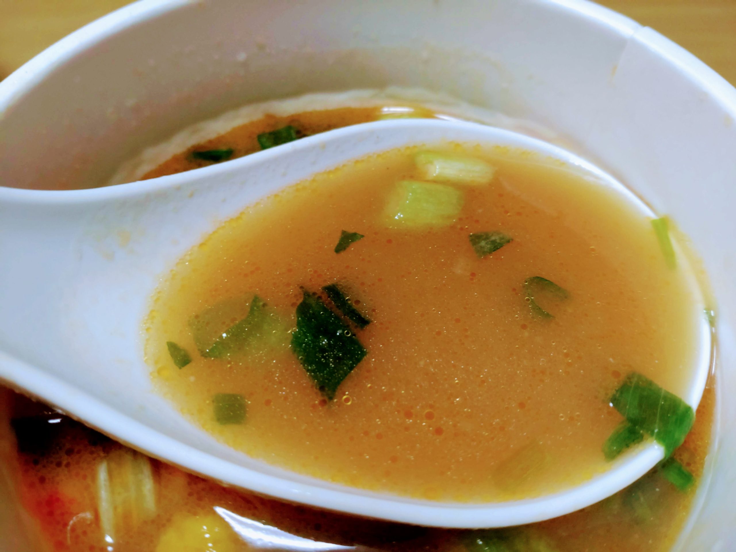 日清ラ王 蟹と味噌のスープ