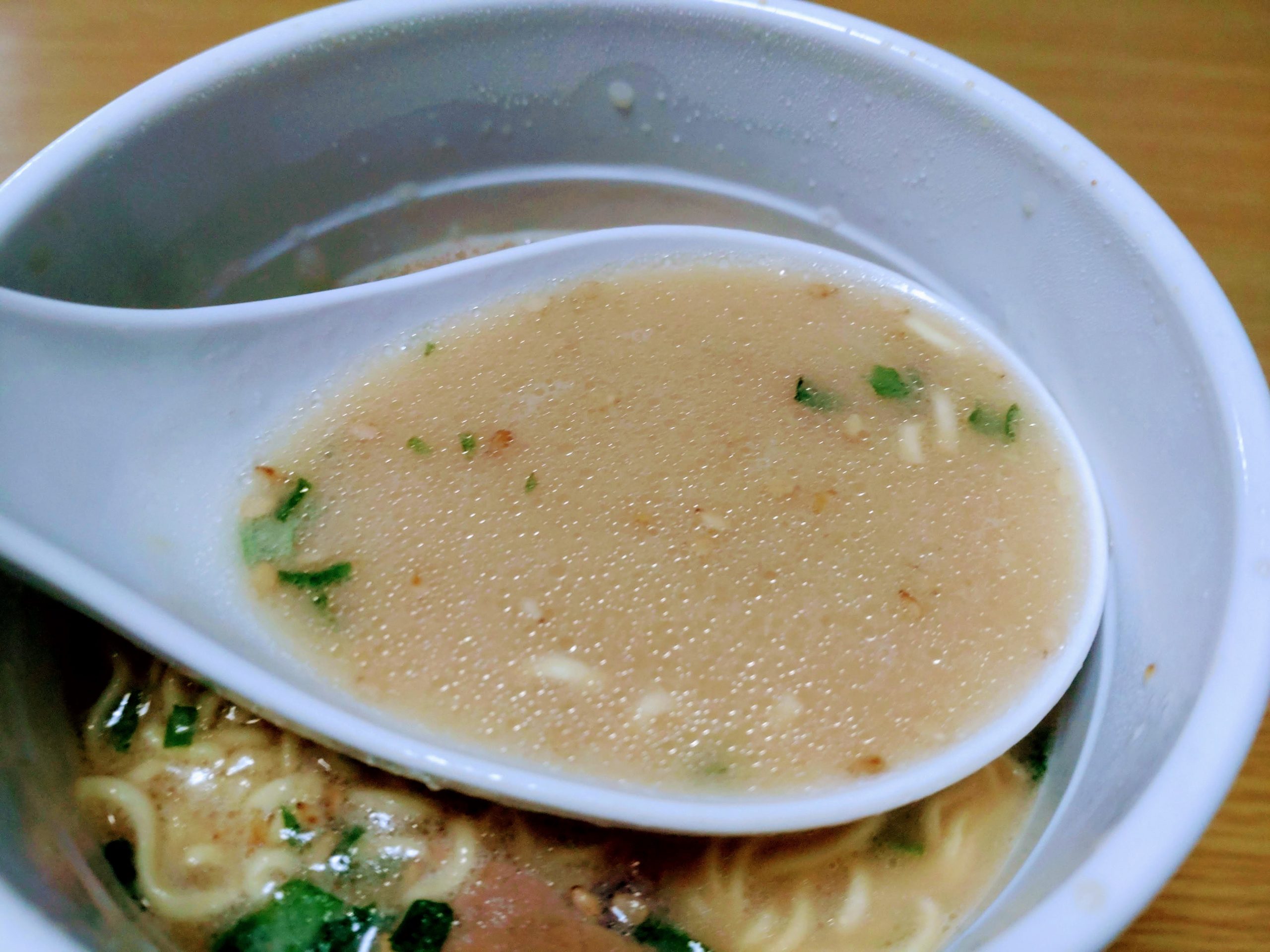 マジ盛 濃厚とんこつ久留米ラーメンのスープ